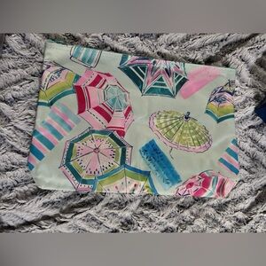 ThirtyOne zipper pouch Under the Umbrella print